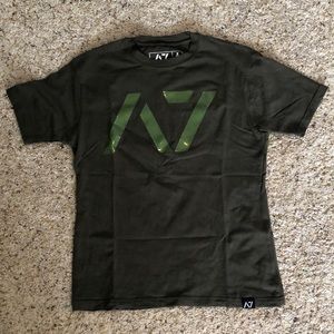 A7 Bar Grip Woman's T-Shirt Size L